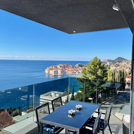 Fortes Fortuna Apartment